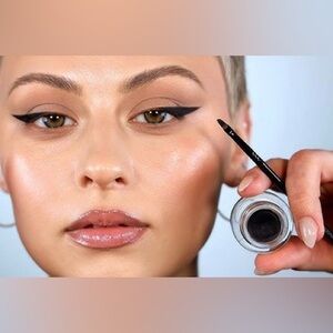 Bellapierre Cosmetics Eyeliner Gel Pot & Brush Set Black Waterproof Mineral NIP